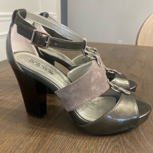 Kenneth Cole Reaction Pewter Metallic Gray Block Heels
